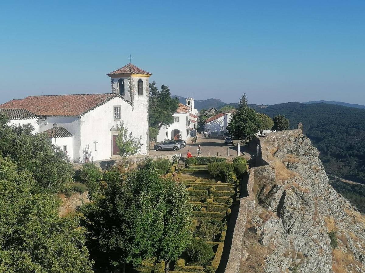 A Casa Pequenina - Escusa, *
