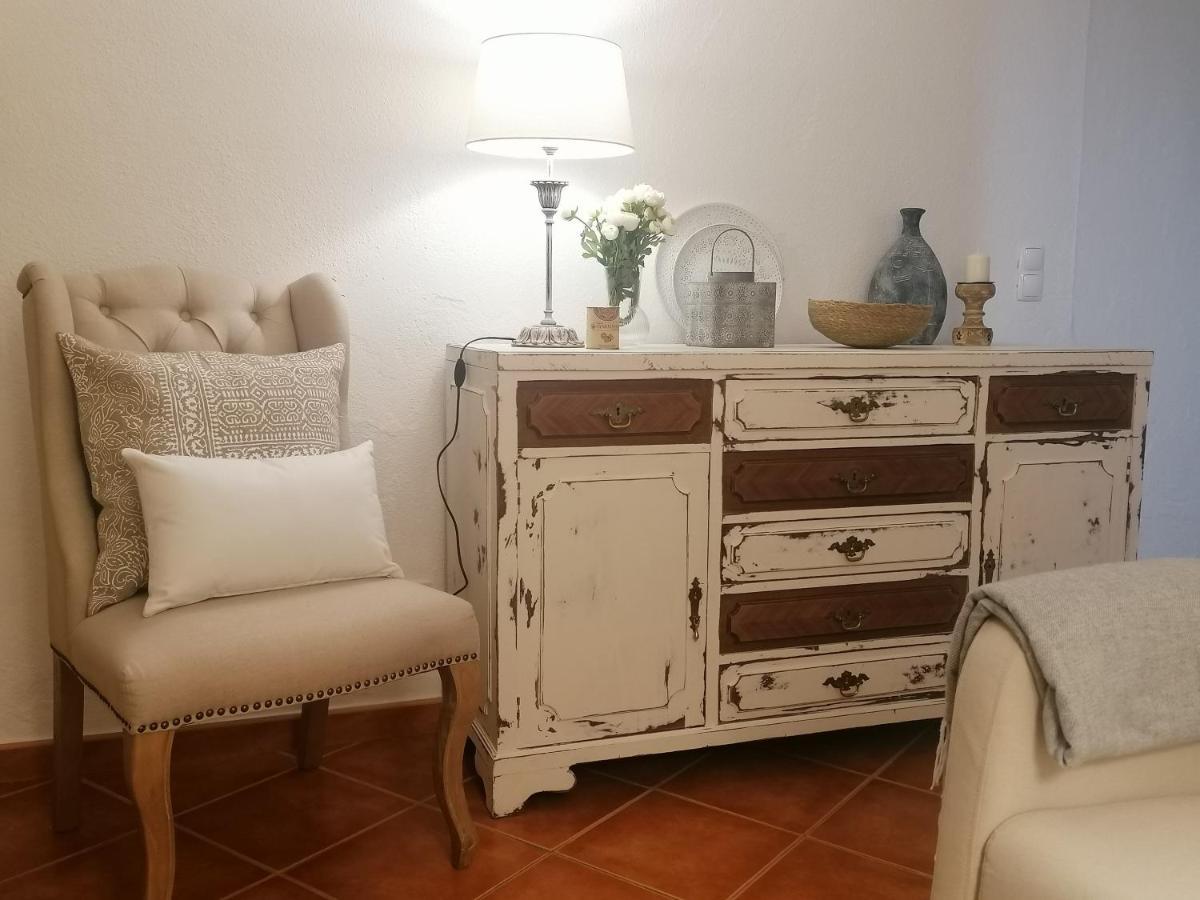 A Casa Pequenina - Escusa, *